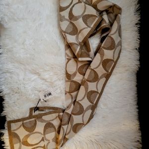 Beautiful Coach Scarve